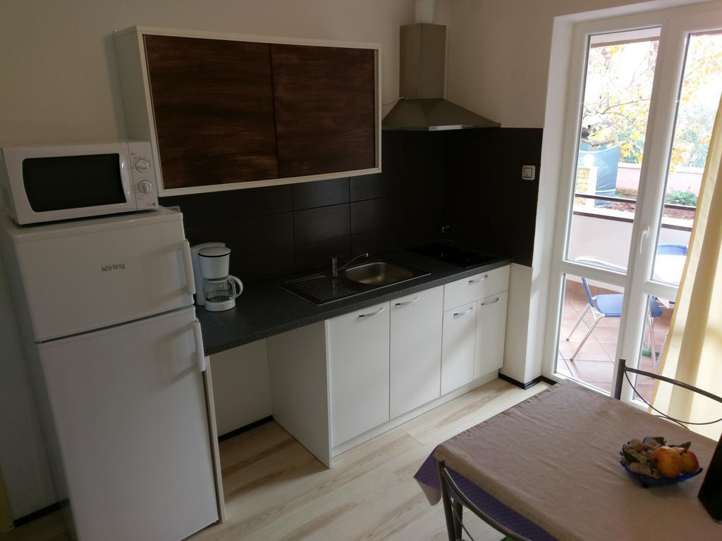 Apartments Ingrid Новиград Екстериор снимка