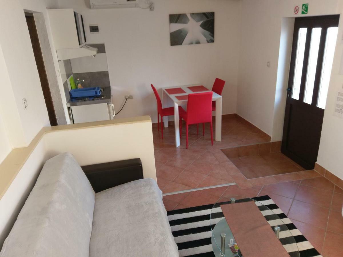 Apartments Ingrid Новиград Екстериор снимка